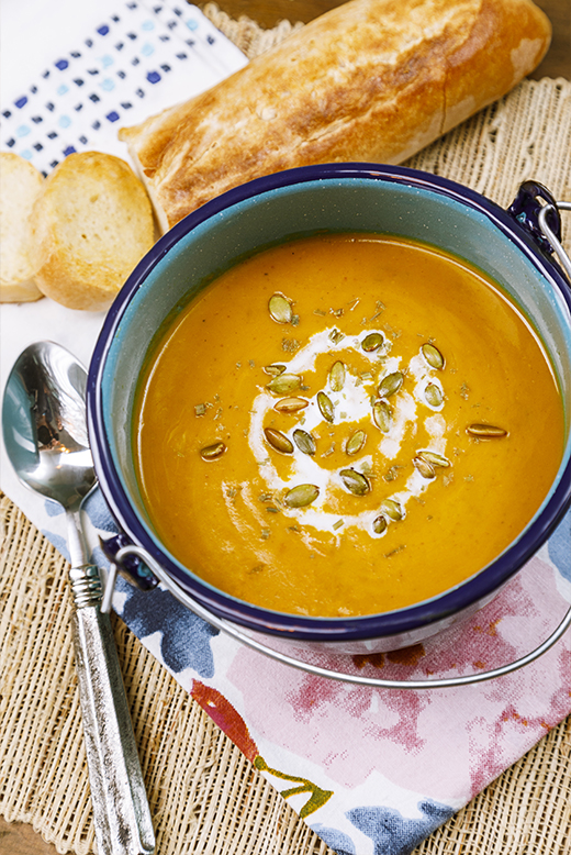 Coconut curry pumpkin soup