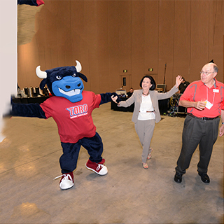 Appleman dancing with Toro